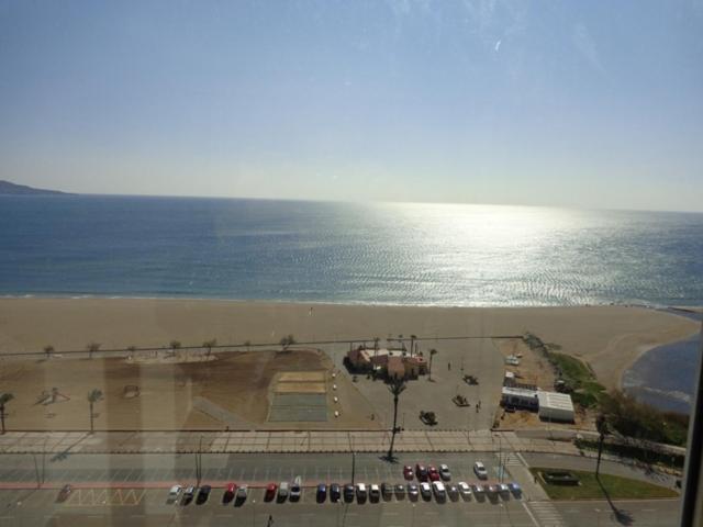 דירות אמפוריבראבה Apartamento Vista Mar Edificio Manhattan 19 מראה חיצוני תמונה
